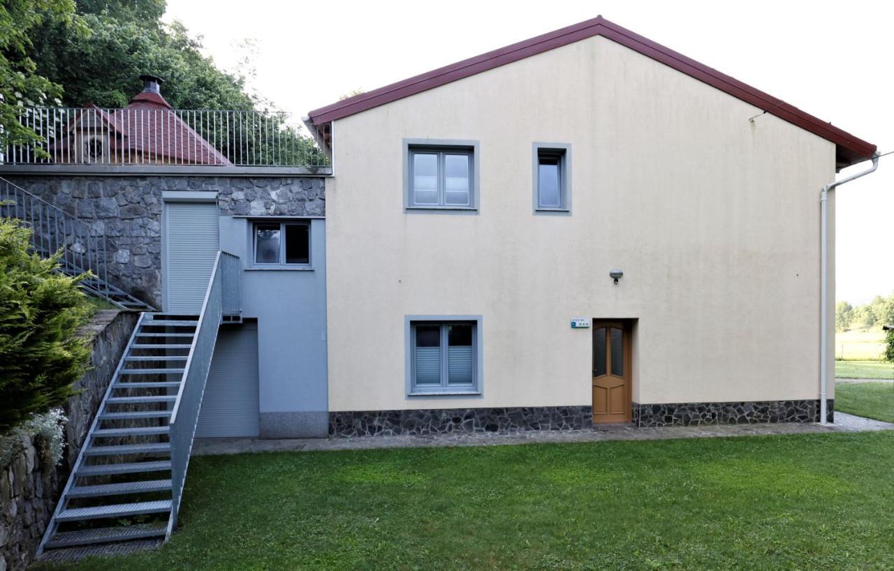 Guesthouse Idila Pod Nanosom Senozece Luaran gambar