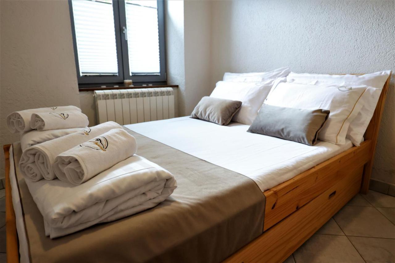 Guesthouse Idila Pod Nanosom Senozece Luaran gambar