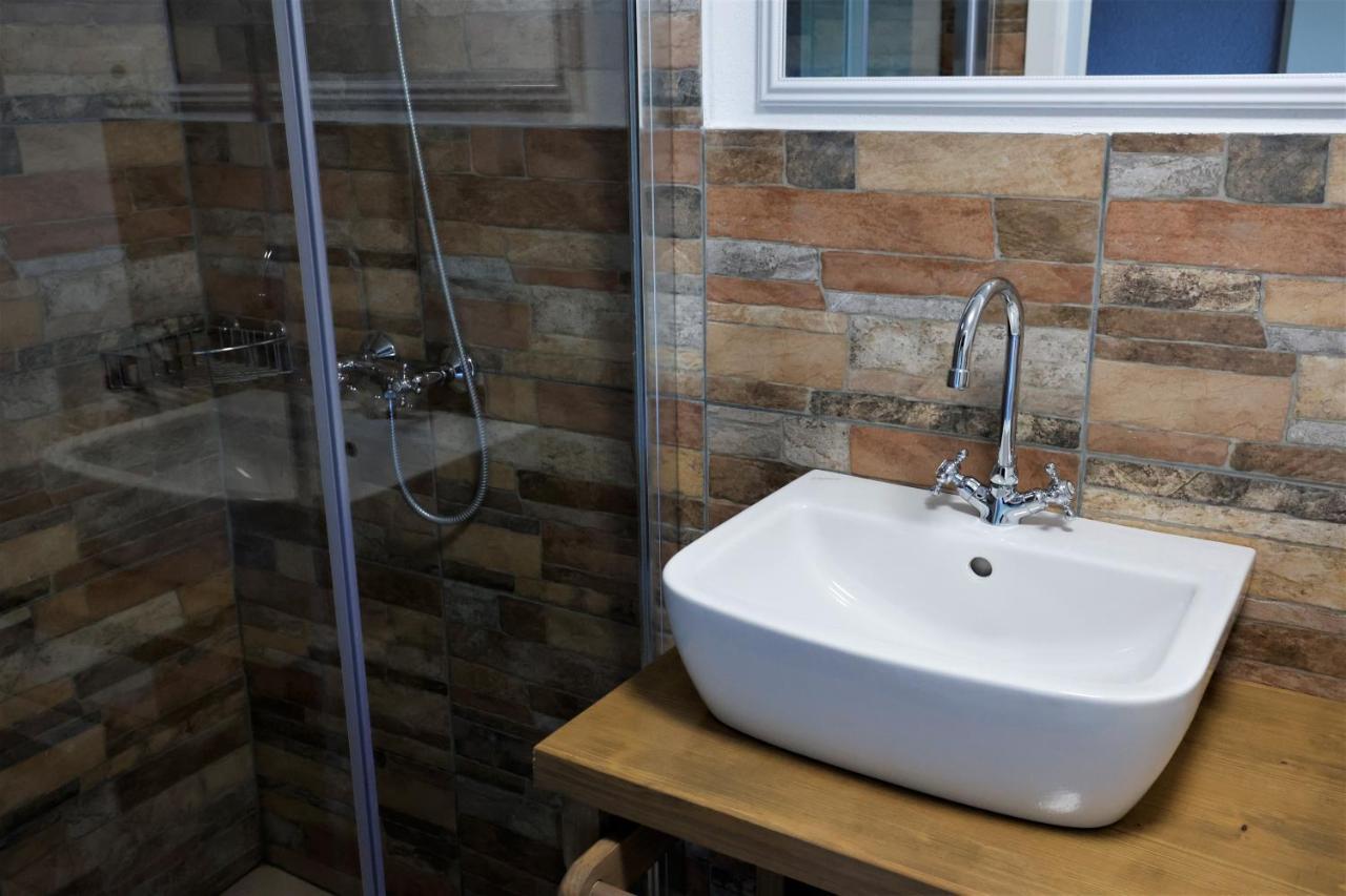 Guesthouse Idila Pod Nanosom Senozece Luaran gambar