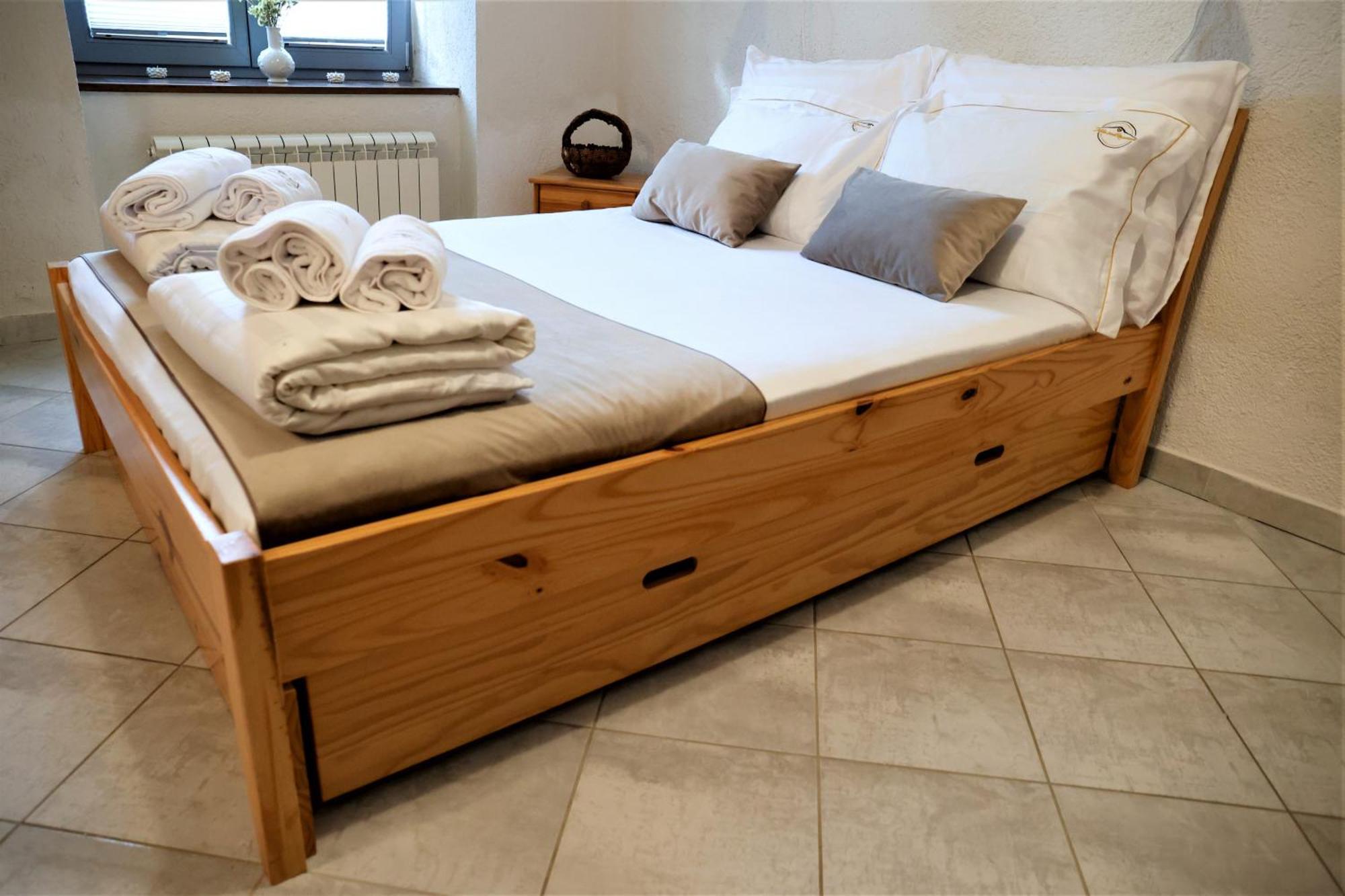 Guesthouse Idila Pod Nanosom Senozece Luaran gambar
