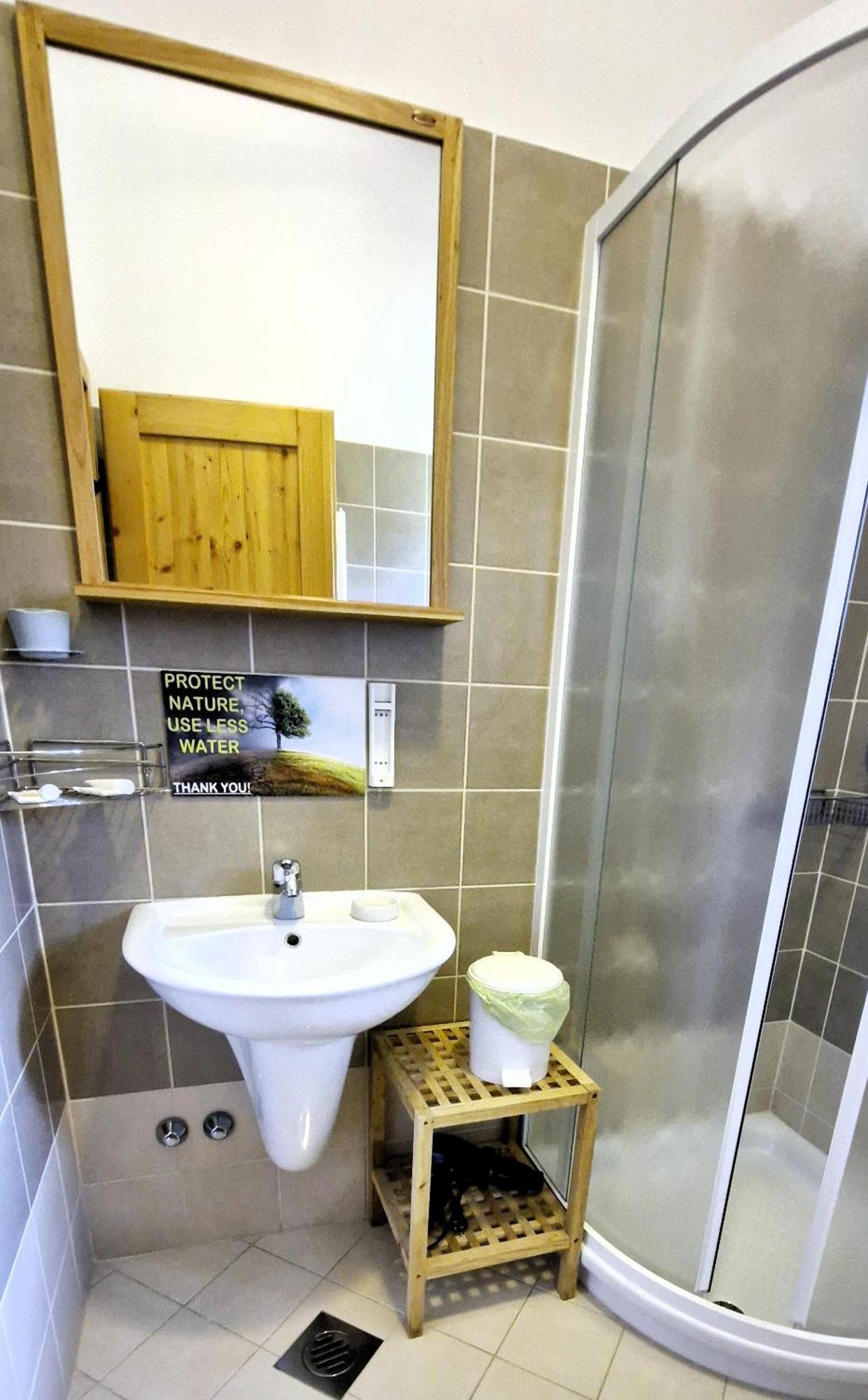 Guesthouse Idila Pod Nanosom Senozece Luaran gambar
