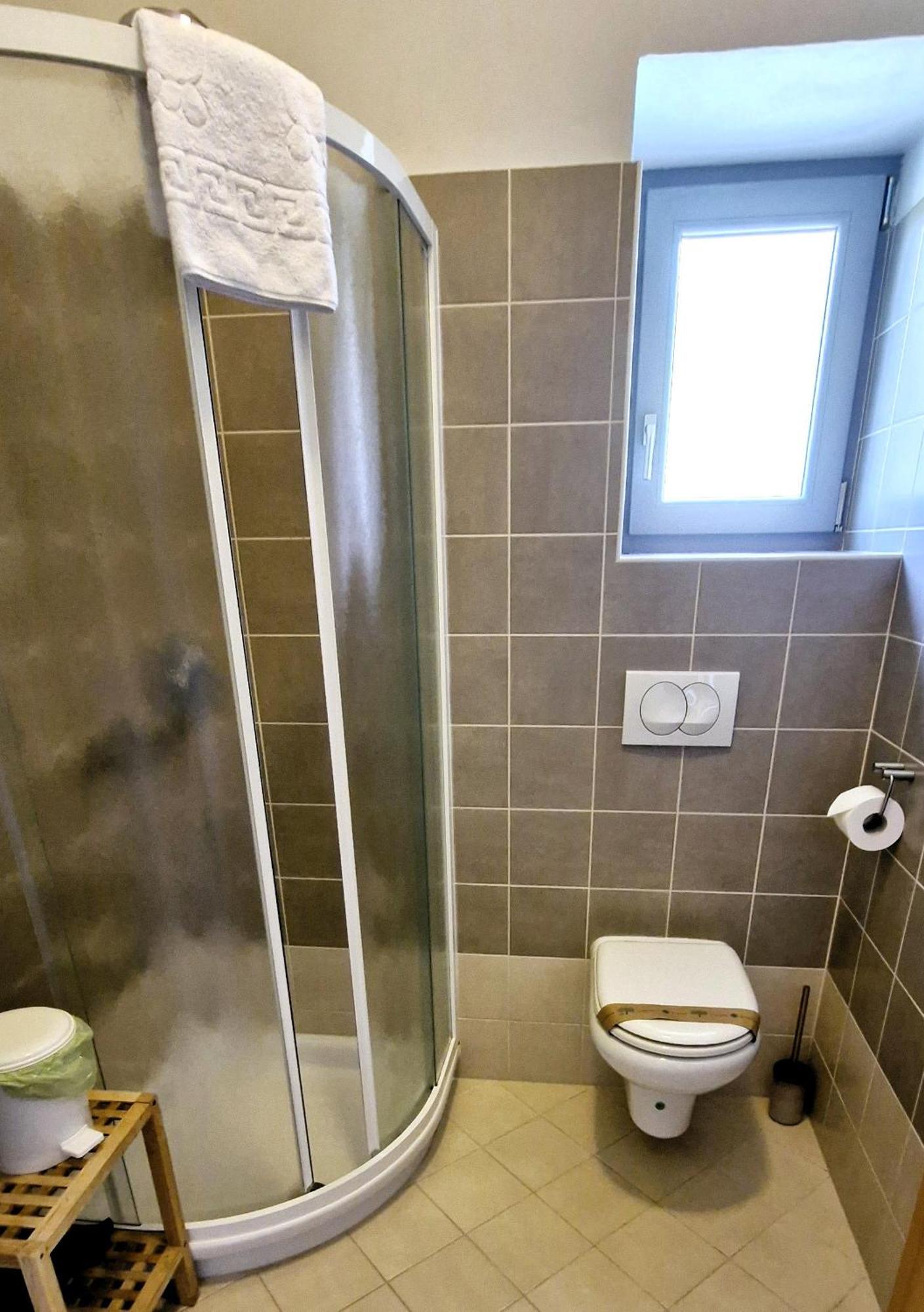 Guesthouse Idila Pod Nanosom Senozece Luaran gambar