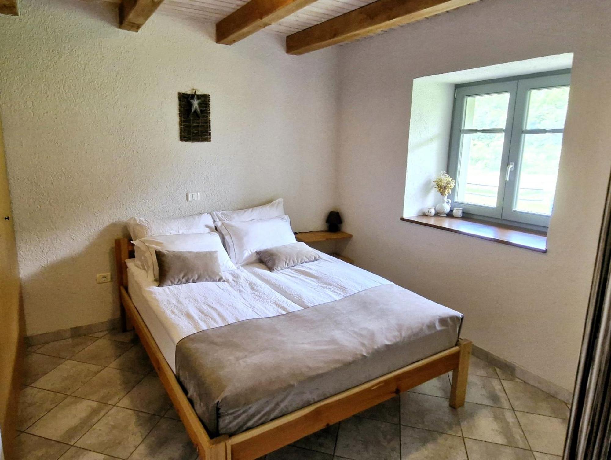 Guesthouse Idila Pod Nanosom Senozece Luaran gambar