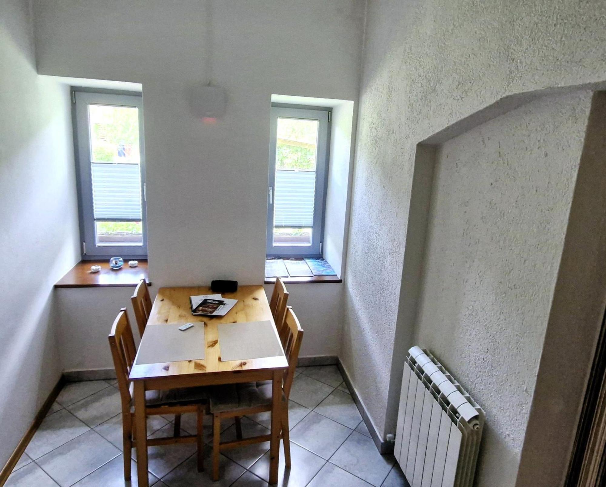 Guesthouse Idila Pod Nanosom Senozece Luaran gambar
